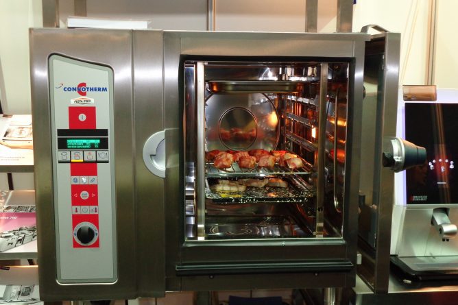 cooking in combi stove